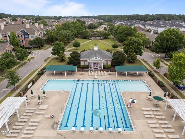 1600 Gathering Park Circle 204, Cary, NC 27519