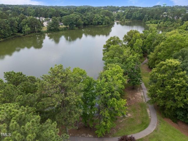 1600 Gathering Park Circle 204, Cary, NC 27519