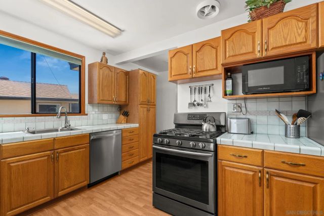 6562 Eldridge St, San Diego, CA 92120
