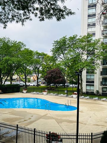 9001 Golf Road 2I, Des Plaines, IL 60016