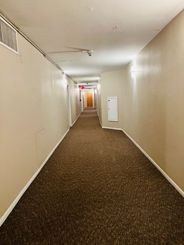 9001 Golf Road 2I, Des Plaines, IL 60016
