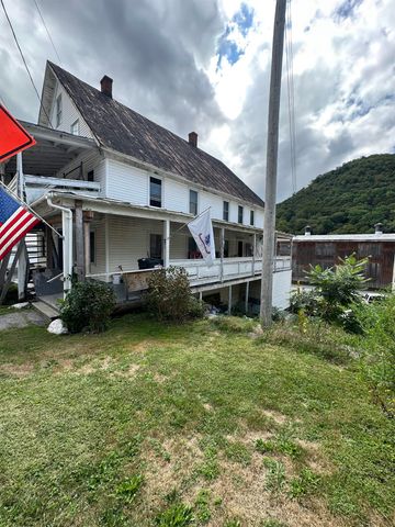 6982 Main Street, Readsboro, VT 05350