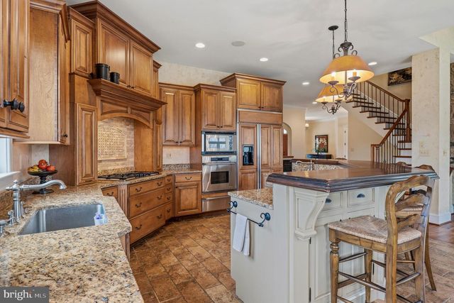 6821 KOANDAH GDNS, Highland, MD 20777