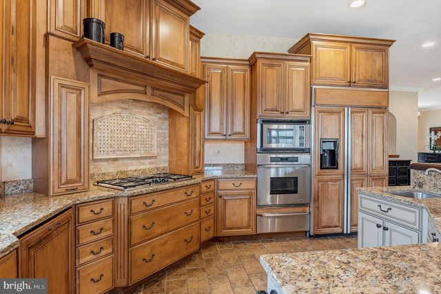 6821 KOANDAH GDNS, Highland, MD 20777