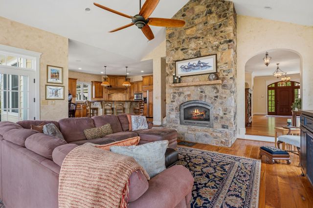 6821 KOANDAH GDNS, Highland, MD 20777