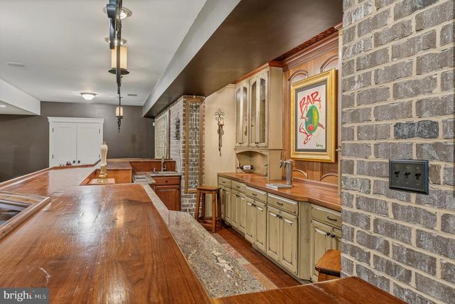 6821 KOANDAH GDNS, Highland, MD 20777