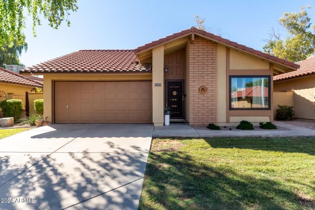 12326 S SHOSHONI Drive, Phoenix, AZ 85044