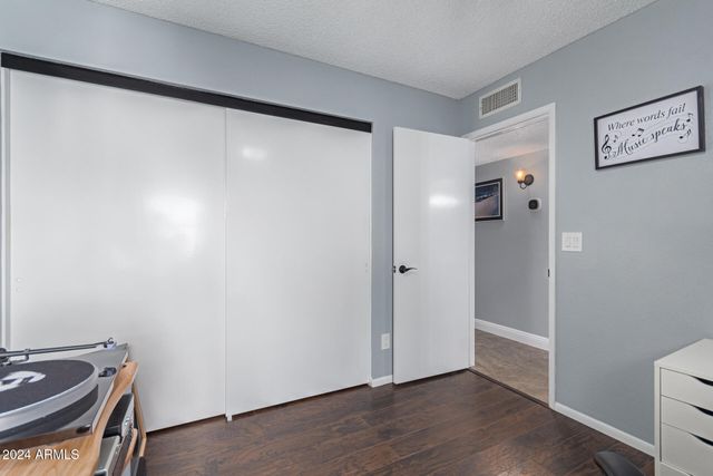 12326 S SHOSHONI Drive, Phoenix, AZ 85044