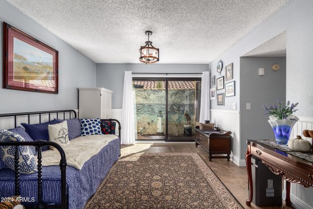 12326 S SHOSHONI Drive, Phoenix, AZ 85044