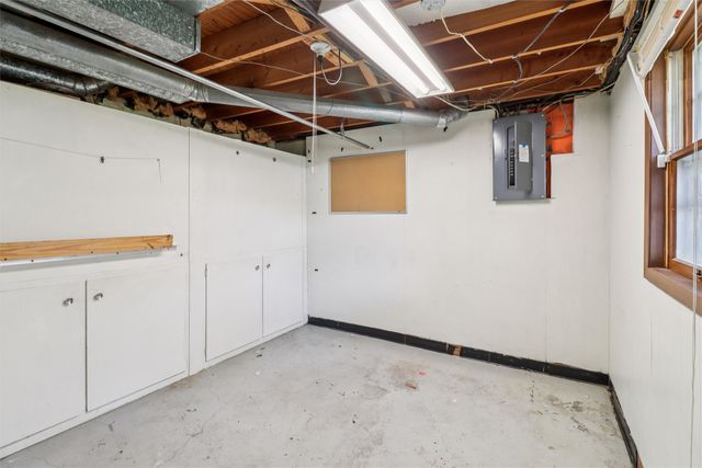 306 E 20th Street N, Newton, IA 50208