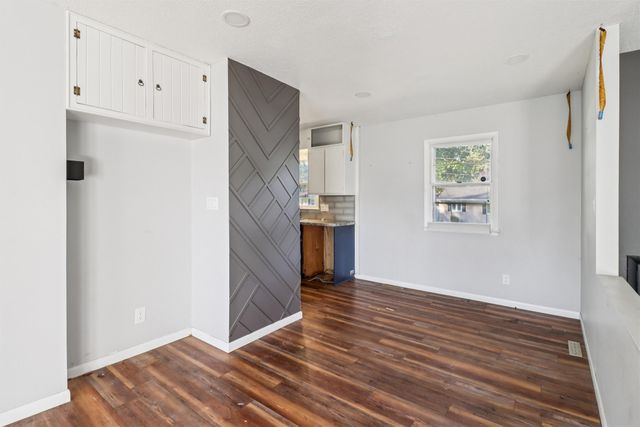 306 E 20th Street N, Newton, IA 50208