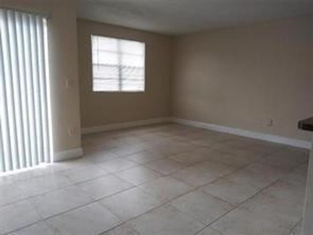 1227 SW 46th Avenue 303, Pompano Beach, FL 33069