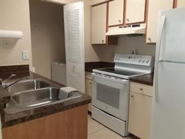 1227 SW 46th Avenue 303, Pompano Beach, FL 33069