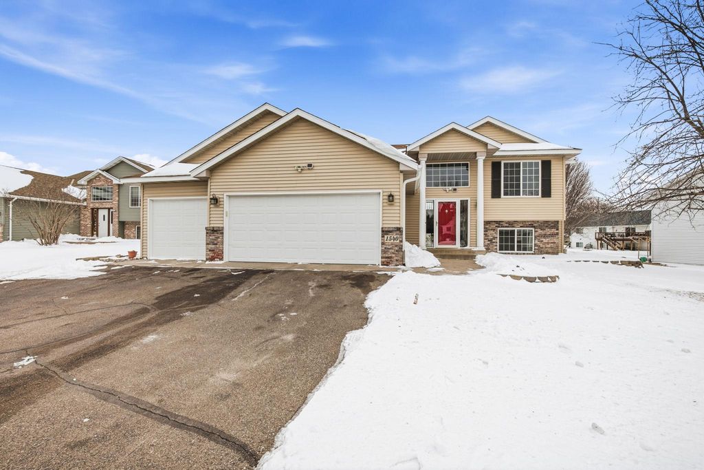 1540 Timberdoodle Drive, Saint Cloud, MN 56303