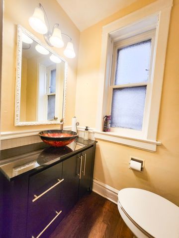 7225 S Yates Boulevard, Chicago, IL 60649