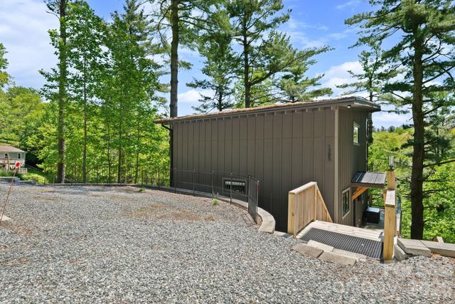 1385 Niley Cook Road, Blowing Rock, NC 28605