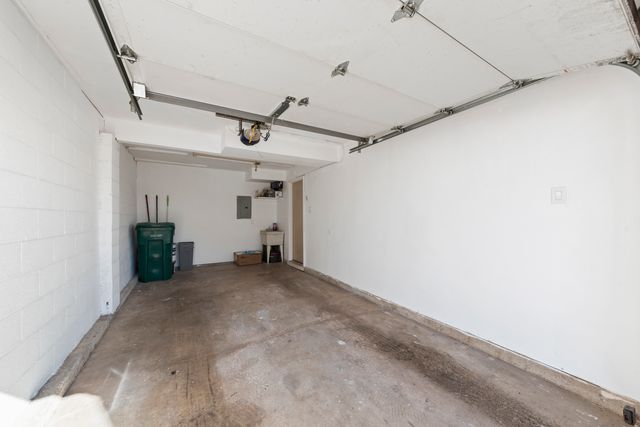 8534 Westberry Lane, Tinley Park, IL 60487