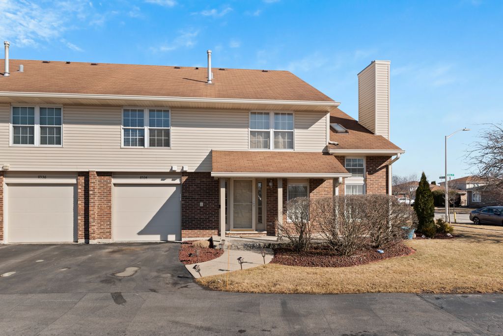 8534 Westberry Lane, Tinley Park, IL 60487
