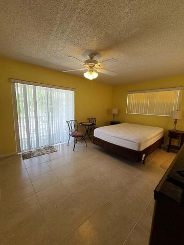 133 Camden F, West Palm Beach, FL 33417