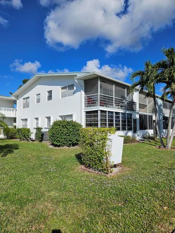 133 Camden F, West Palm Beach, FL 33417