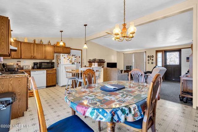 1333 Longboat Avenue, Beachwood, NJ 08722