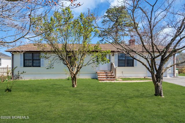 1333 Longboat Avenue, Beachwood, NJ 08722