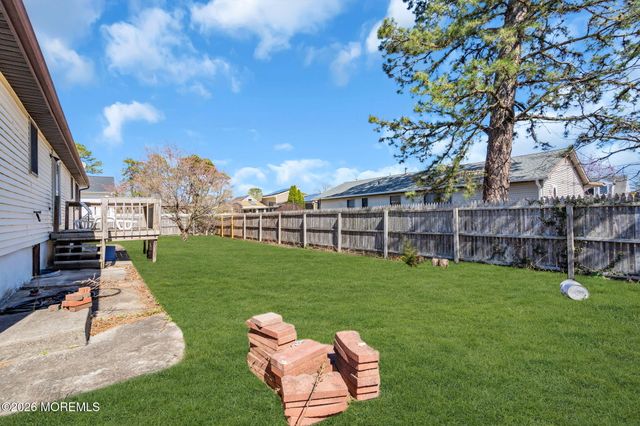 1333 Longboat Avenue, Beachwood, NJ 08722