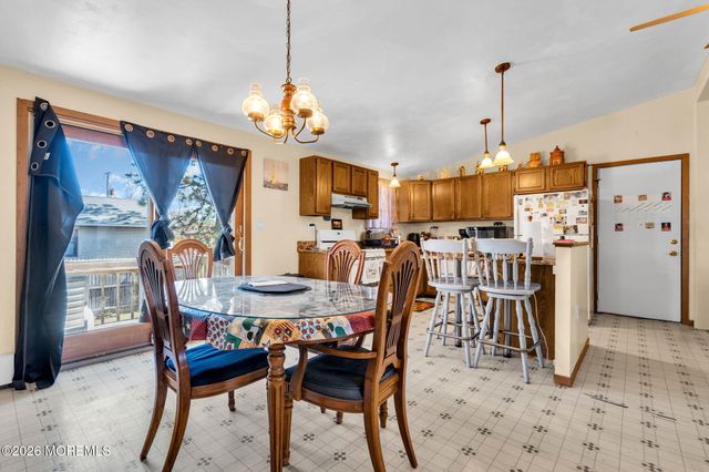 1333 Longboat Avenue, Beachwood, NJ 08722