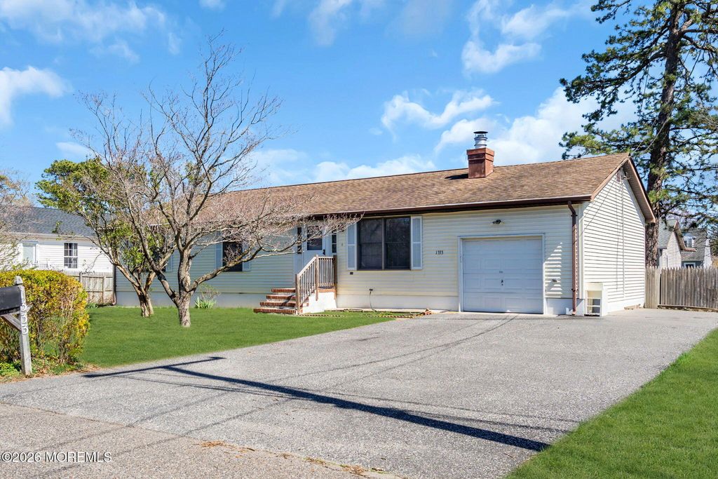 1333 Longboat Avenue, Beachwood, NJ 08722