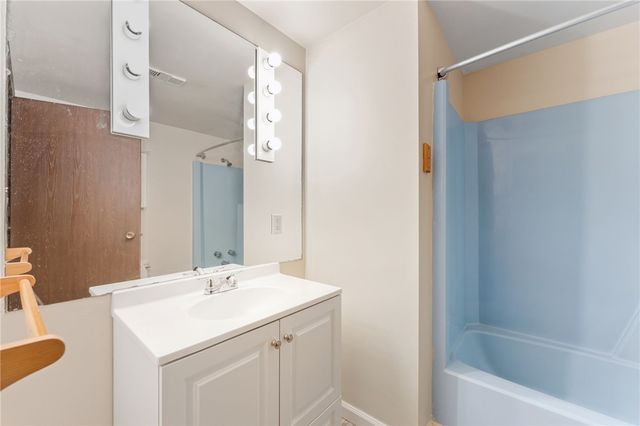 130 Harphen St, Versailles Boro, PA 15132