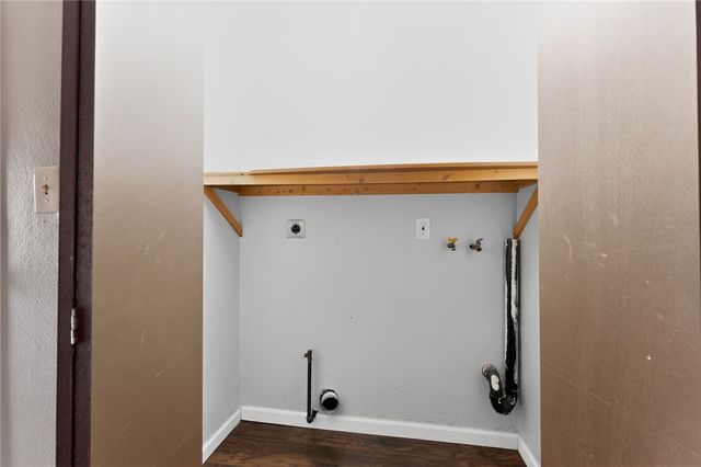 130 Harphen St, Versailles Boro, PA 15132