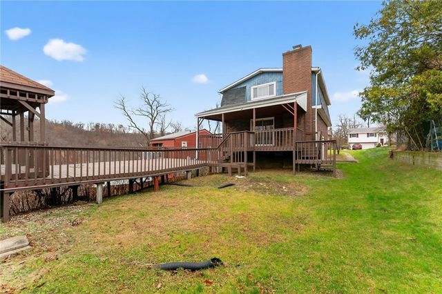 130 Harphen St, Versailles Boro, PA 15132