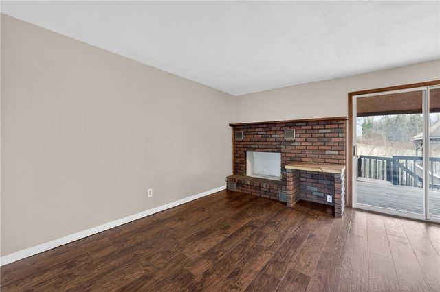 130 Harphen St, Versailles Boro, PA 15132