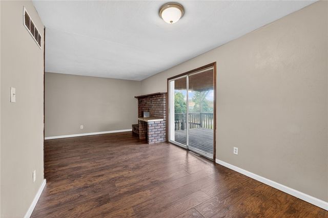 130 Harphen St, Versailles Boro, PA 15132