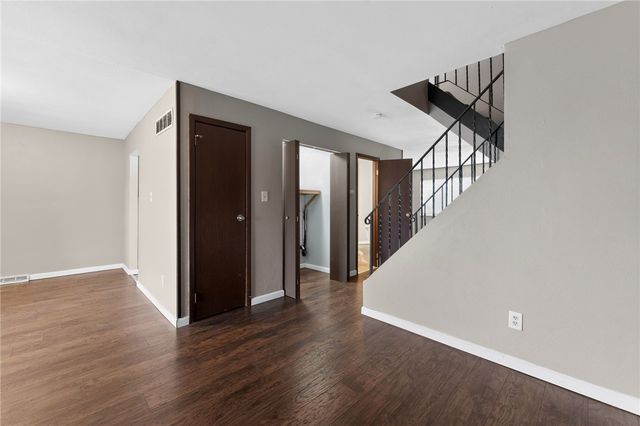 130 Harphen St, Versailles Boro, PA 15132