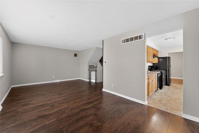 130 Harphen St, Versailles Boro, PA 15132