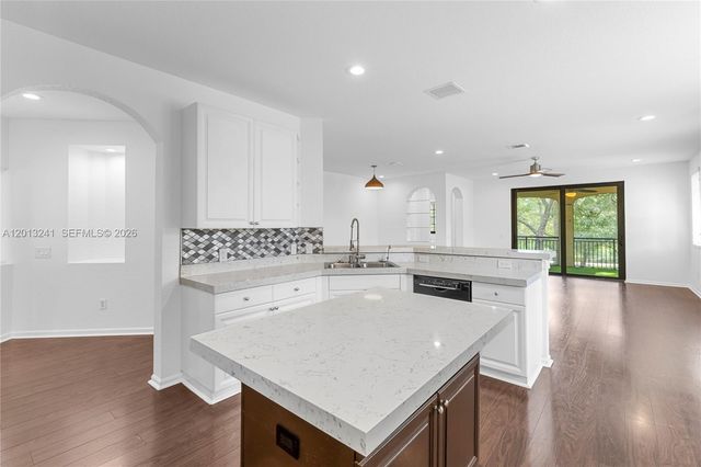 1559 Passion Vine Cir 7-2, Weston, FL 33326