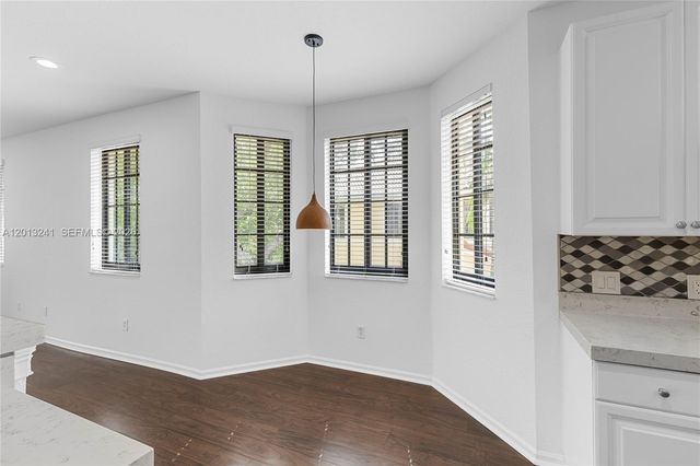 1559 Passion Vine Cir 7-2, Weston, FL 33326