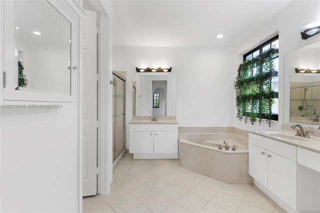 1559 Passion Vine Cir 7-2, Weston, FL 33326