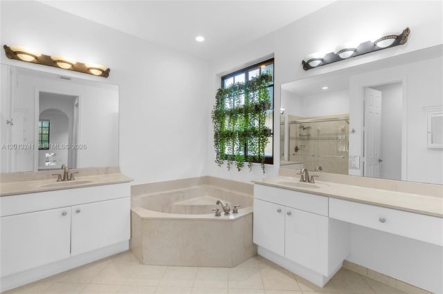 1559 Passion Vine Cir 7-2, Weston, FL 33326
