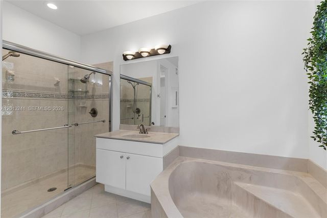 1559 Passion Vine Cir 7-2, Weston, FL 33326