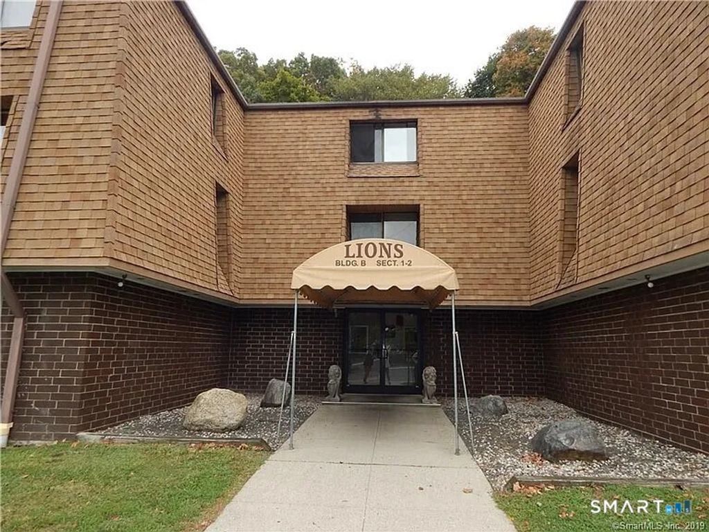 126 Triangle Street A16, Danbury, CT 06810