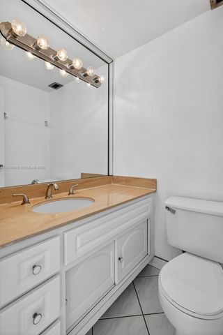 300 Bayview Dr 202, Sunny Isles Beach, FL 33160