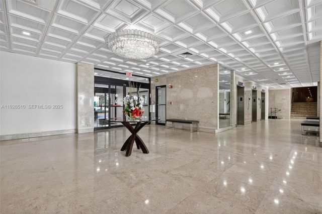 300 Bayview Dr 202, Sunny Isles Beach, FL 33160