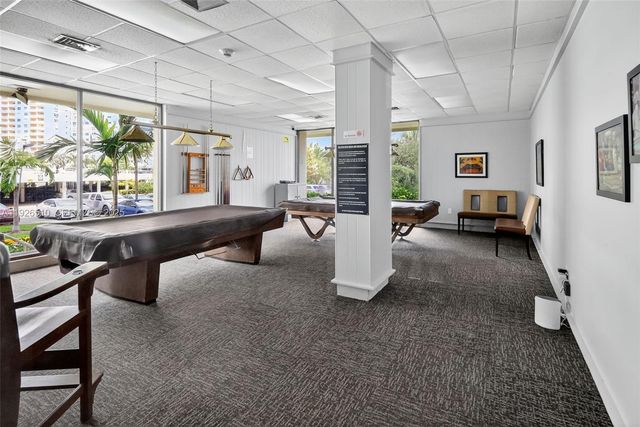 300 Bayview Dr 202, Sunny Isles Beach, FL 33160