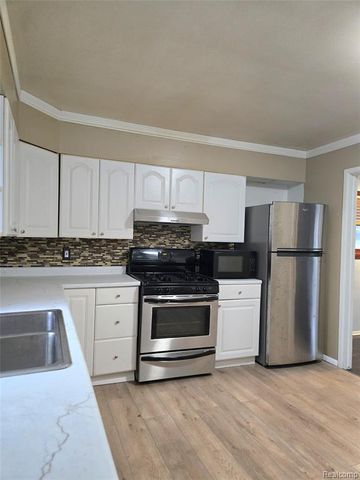 8450 Norborne Avenue, Dearborn Heights, MI 48127