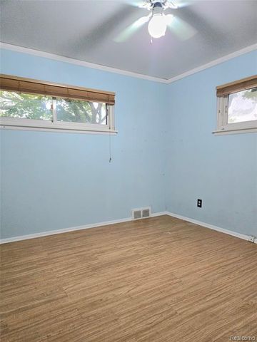 8450 Norborne Avenue, Dearborn Heights, MI 48127