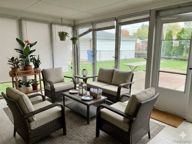 8450 Norborne Avenue, Dearborn Heights, MI 48127