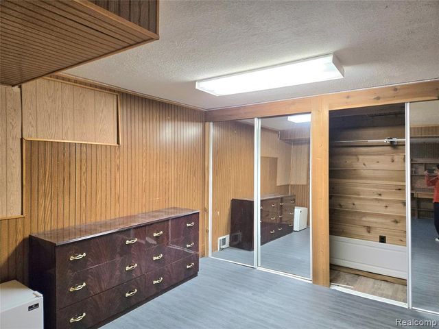 8450 Norborne Avenue, Dearborn Heights, MI 48127