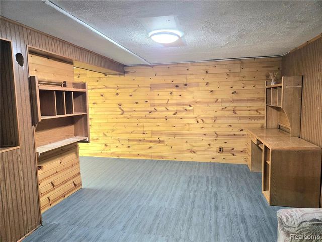 8450 Norborne Avenue, Dearborn Heights, MI 48127
